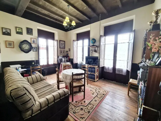 Casa señorial asturiana en centro de Vegadeo - foto 5