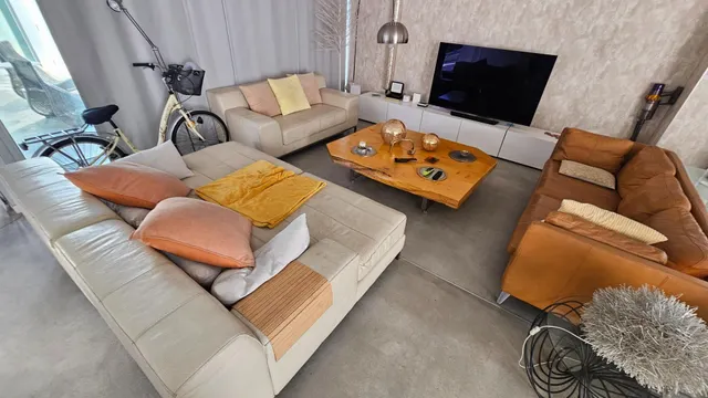 EXCLUSIVA PROPIEDAD CON PISCINA, ASCENSOR Y GRAN GARAJE EN CULLEREDO — 32