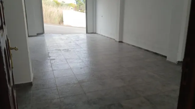 Se vende casa con bajo comercial — 27
