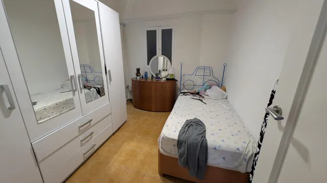 Espacioso piso con balcón y ascensor en Calle Manacor — 30