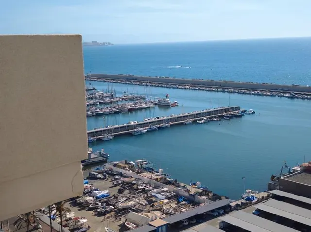 Fantástico estudio con vistas panorámicas al mar en primera línea de playa en Fuengirola — 26