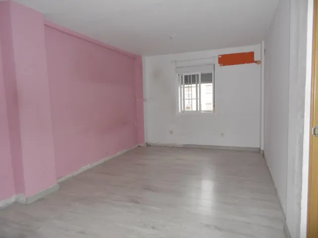 Piso reformado con terraza y ascensor — 23