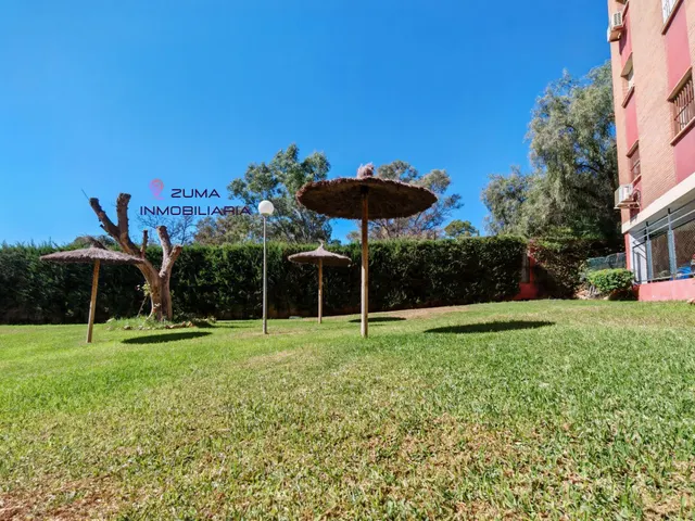 Piso en Málaga con piscina comunitaria y terraza. — 22
