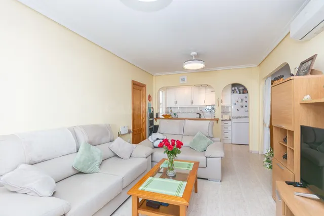 APARTAMENTO DE 3 DORMITORIOS 2 BAÑOS EN LA URBANIZACION ZENI - foto 2