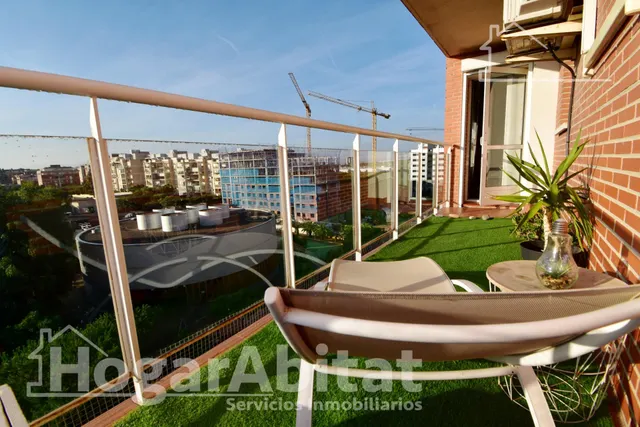 Luz, amplitud y confort familiar en este exclusivo piso esquinero en residencial con piscina, garaje y trastero — 7