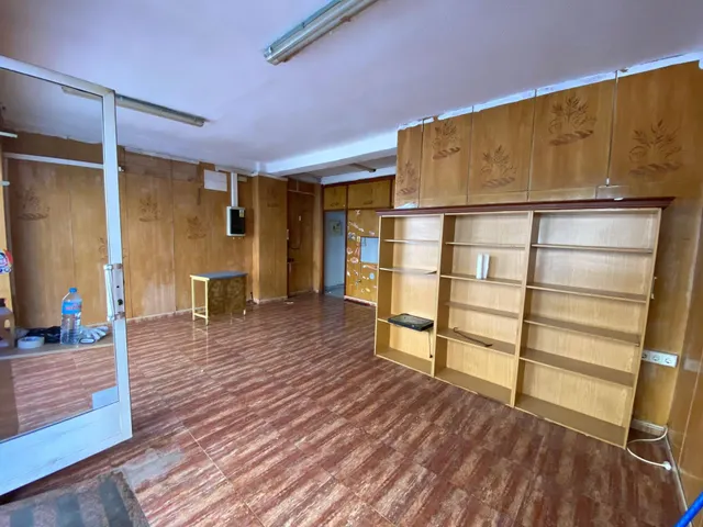Local comercial junto a la Estación de tren, en Cartagena — 4
