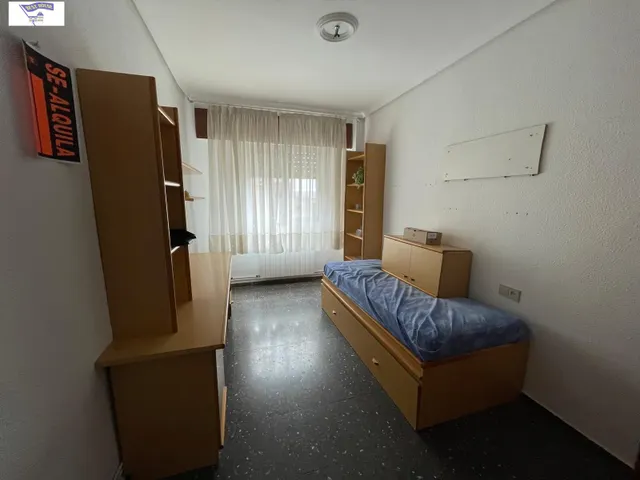 PISO SIN MUEBLES CON GARAJE Y TRASTERO — 19