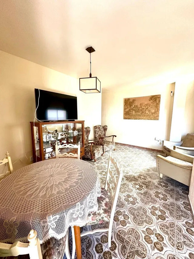 Apartamento a 200 mertos del puerto de Torrevieja con 3 dorm. 1baño. con superficie de 93 m2. — 22
