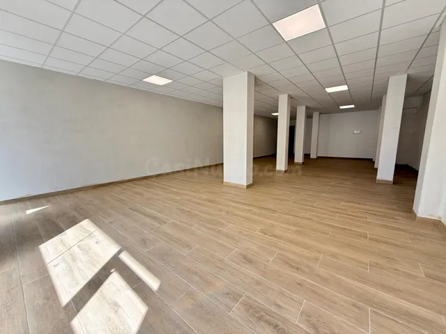 LOCAL COMERCIAL DE 120M2 EN POBLE SEC – IGUALADA LISTO PARA  - foto 3