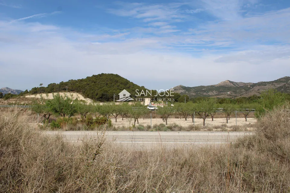 VENTA DE TERRENO EN SAX