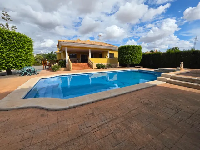 Chalet con piscina, casa de invitados y nave de 300 m2 a 1 km de Elche — 8
