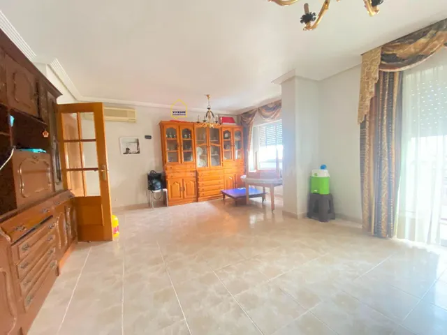 AMPLIO PISO A LA VENTA EN EL CODICIADO BARRIO DE LA VIÑA - foto 3