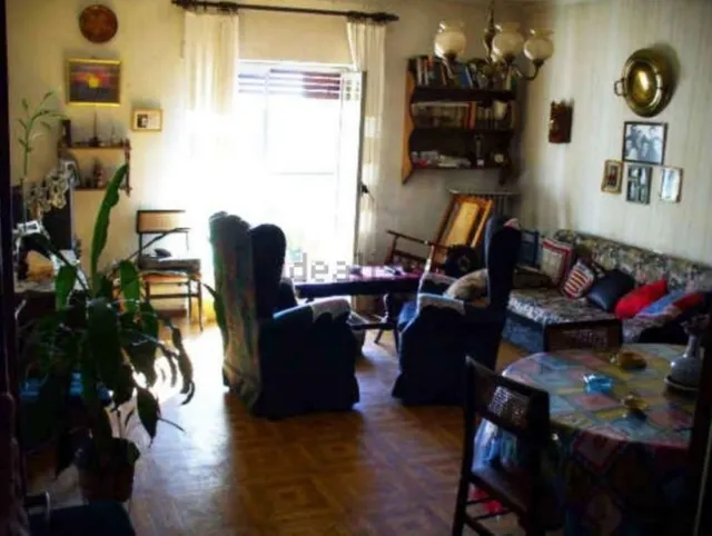 VIVIENDA PARA REFORMAR A SU GUSTO EN EL PASEO CANALEJAS - foto 4