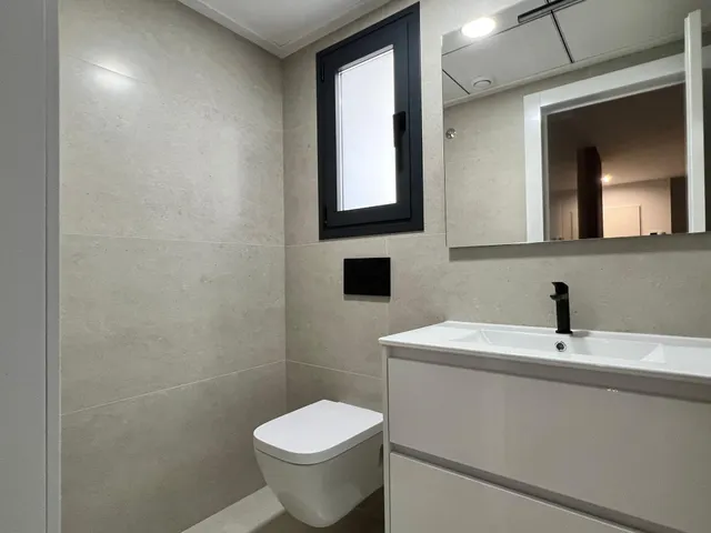 CHALET CON SOLÁRIUM, PISCINA Y SÓTANO — 18