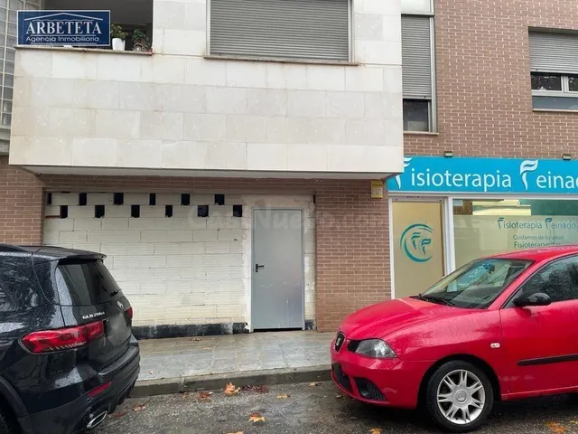 INMOBILIARIA ARBETETA PONE EN ALQUILER LOCAL 120m2 DIÁFANO - foto 3