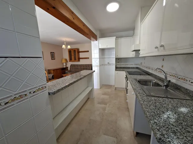 Bungalow adosado en dos plantas con jardín privativo delantero y trasero y solárium en planta alta. Reformado y totalmente amueblado. Para entrar a vivir — 11