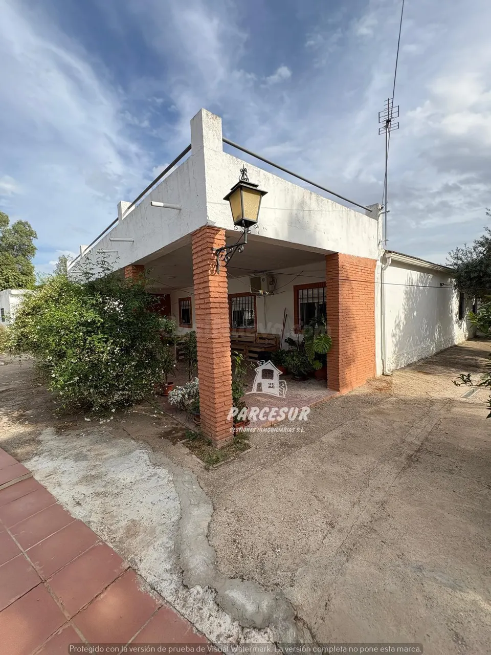 Finca de 1.250 m2 con 2 casas independientes y piscina