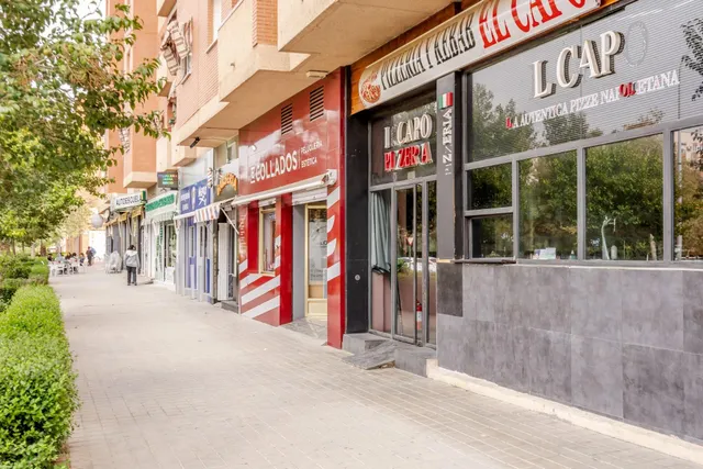 OPORTUNIDAD UNICA DE ALQUILER EN AVDA JOAQUINA EGUARAS (GRANADA) — 4
