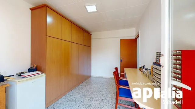 Casa de seis habitaciones y patio en barbera del valles — 35