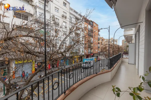 EXCLUSIVO PISO DE LUJO EN PLENO CENTRO DE GRANADA — 13