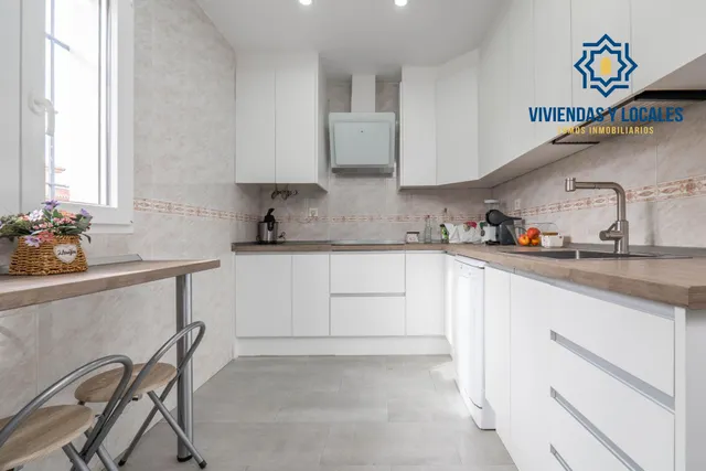 Encantadora Casa Reformada en Ogijares con Vistas y Espacios para Disfrutar — 11