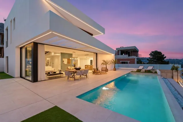Villa 4 habitaciones 306m² en venta - Casco urbano — 45