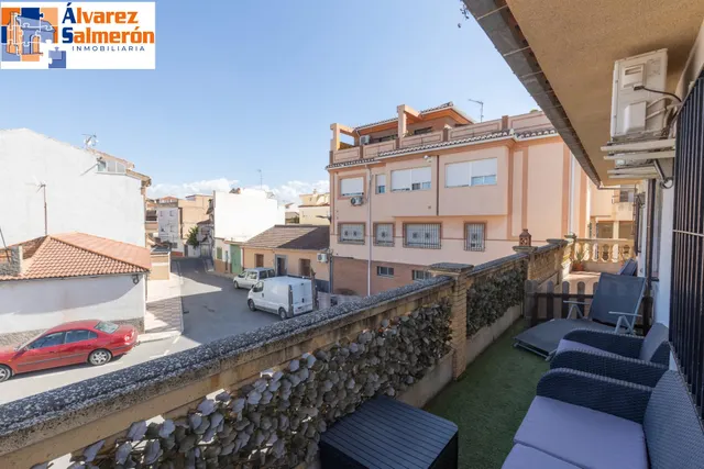 Casa en Armilla con terraza, patio y amplia cochera — 25
