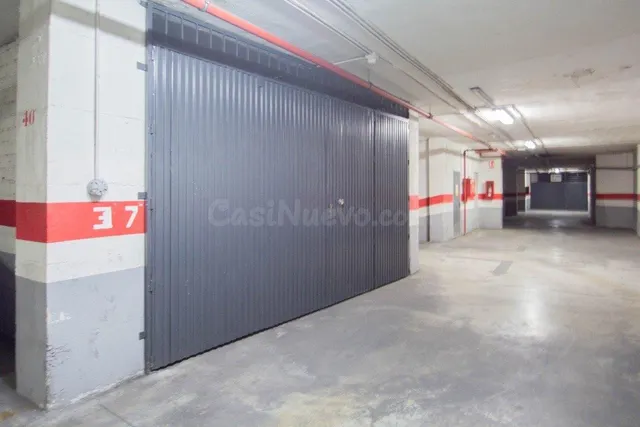 Se vende plaza de aparcamiento cerrada junto Alhamar — 3