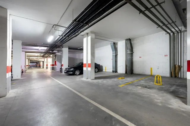 Plaza de garaje en Villarejo. — 10