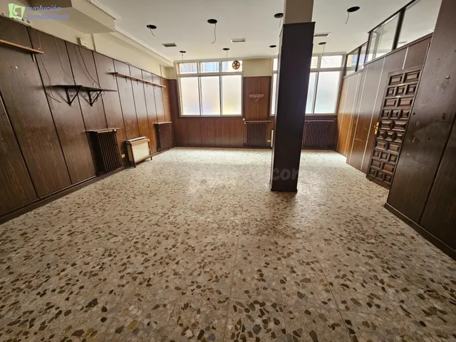 VENTA DE LOCAL EN CALLE LAS CALZADAS - foto 5