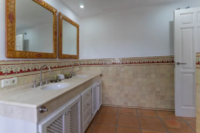Bonita casa de campo con piscina, jardines y barbacoa — 30