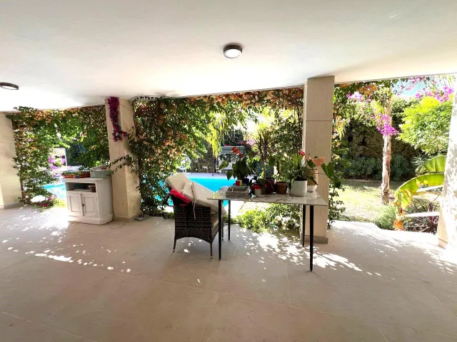 Exclusiva villa de lujo en san juan: dos casas independientes y oasis privado — 35