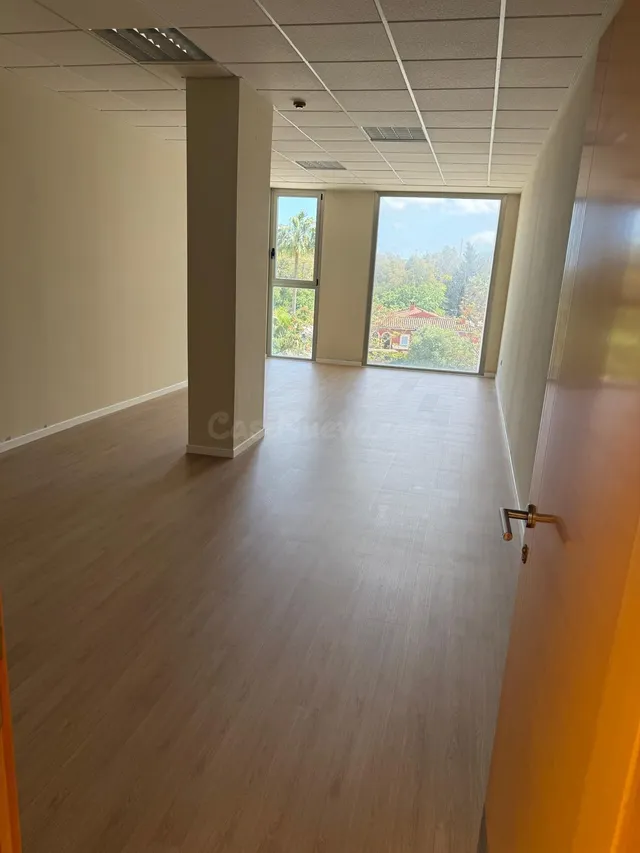 Oficina disponible en alquiler en Urbanización Parque Guadar - foto 3