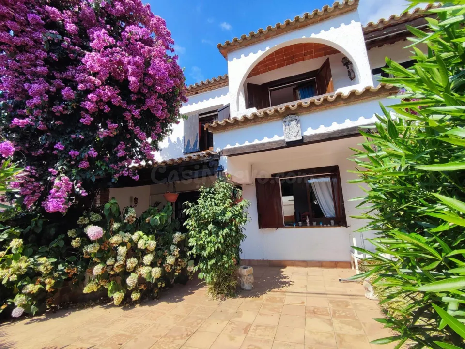 Casa muy bien ubicada en alquiler temporal en playa de aro