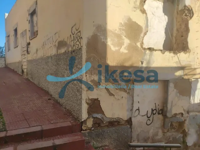 Venta de Casa adosada en Jaén - foto 2