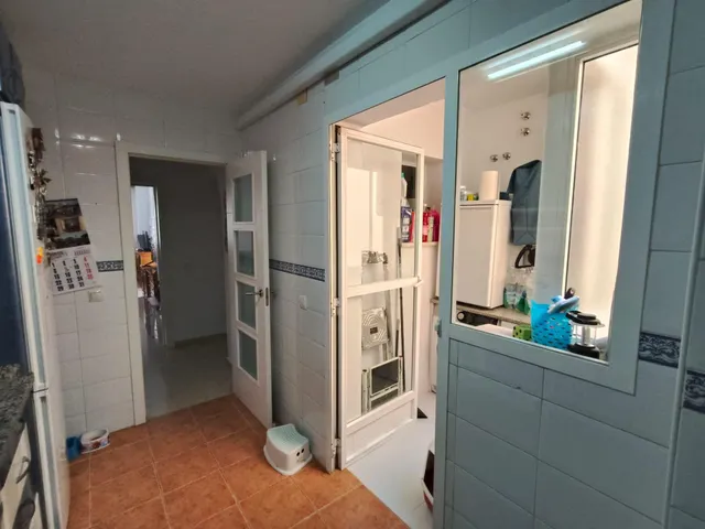 ¡Ideal para familias! Piso de 3 dormitorios con terraza, piscina y jardines en Torremolinos — 21