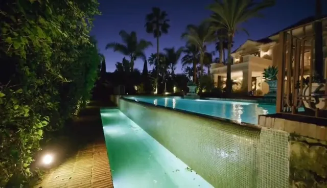 Chalet 8 habitaciones 1957m² en venta - Marbella — 8