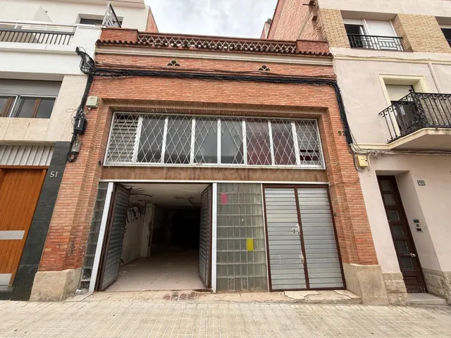 Espectacular propiedad singular, edificio único para uso pol