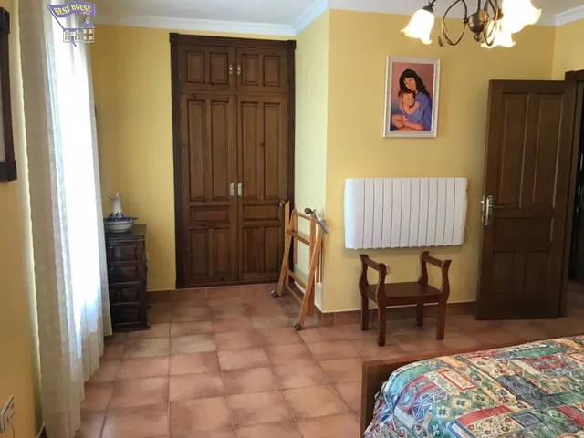 UNIFAMILIAR EN EL PORTICHUELO — 26