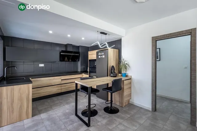 Casa en venta en Monachil (Granada) – Amplia, luminosa y con gran potencial — 8