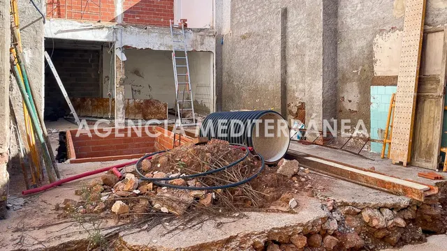 Casa de pueblo con piscina y garaje en Rafelbunyol — 11