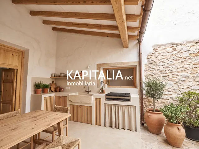 Casa en VENTA en Cerdà con cochera, patio interior y chimenea, ideal para reformar — 24