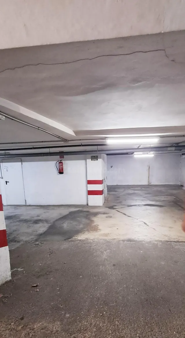 Plaza de garaje en venta en pleno centro de Torrevieja ¡A 40 - foto 3