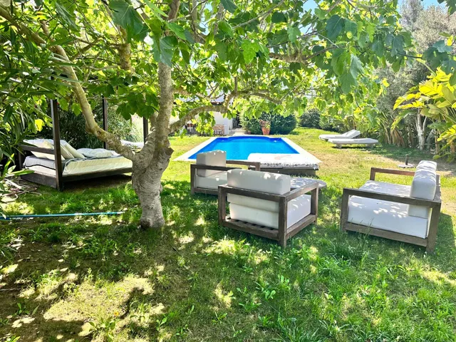 ENCANTADORA VILLA CON ESTUDIO INDEPENDIENTE — 7