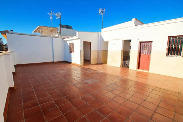 CASA CON AZOTEA EN SAN JOSE OBRERO
