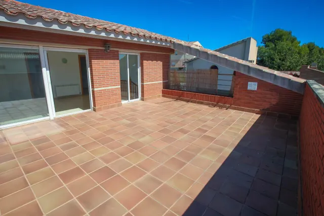 Chalet independiente con gran terraza en Calafell — 44