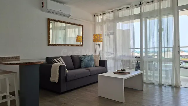 Luminoso apartamento reformado con terraza privada en el cor - foto 2