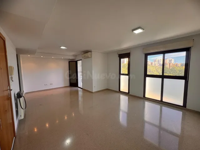 VIVIENDA DE ALQUILER PLAZA LA VIÑA !!!! — 2