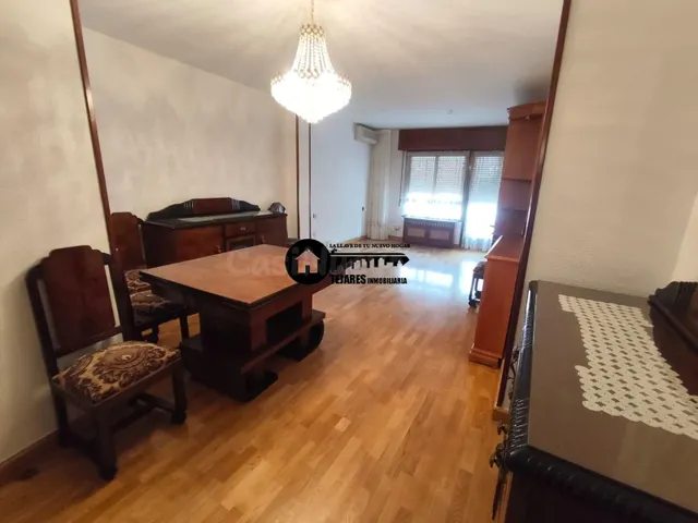 Inmobiliaria tejares vende estupendo piso en zona ensanche — 3