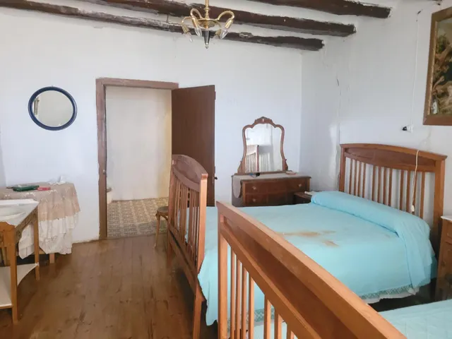 CASA CON CORRAL y TERRENO EN SAN MARTÍN DE UNX — 13